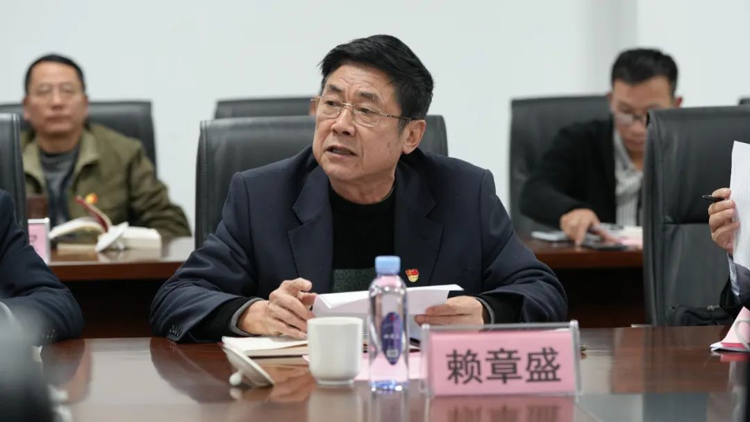 我校召开党委理论学习中心组学习(扩大)会市教育工委胡敦祥副书记到会指导